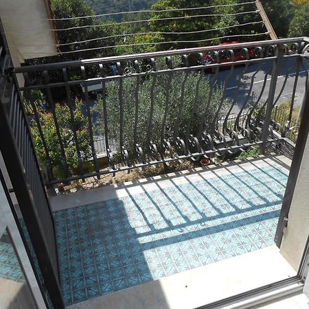 La Mansardina Apartment Vezzi Portio Екстериор снимка