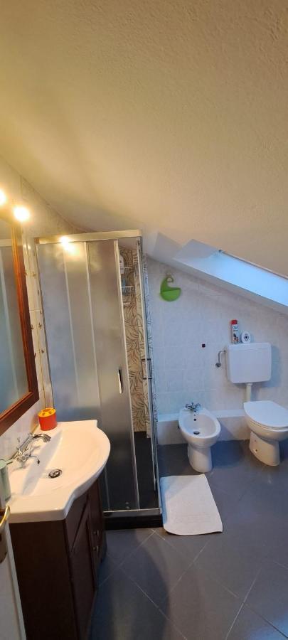 La Mansardina Apartment Vezzi Portio Екстериор снимка