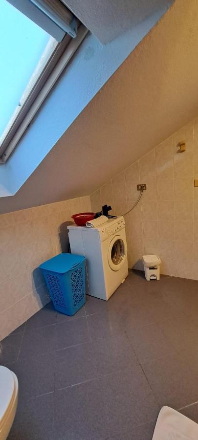 La Mansardina Apartment Vezzi Portio Екстериор снимка
