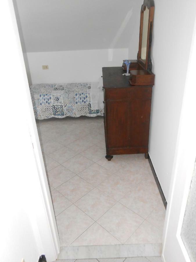 La Mansardina Apartment Vezzi Portio Екстериор снимка