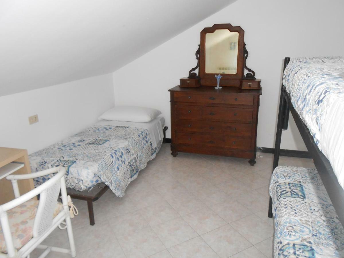 La Mansardina Apartment Vezzi Portio Екстериор снимка