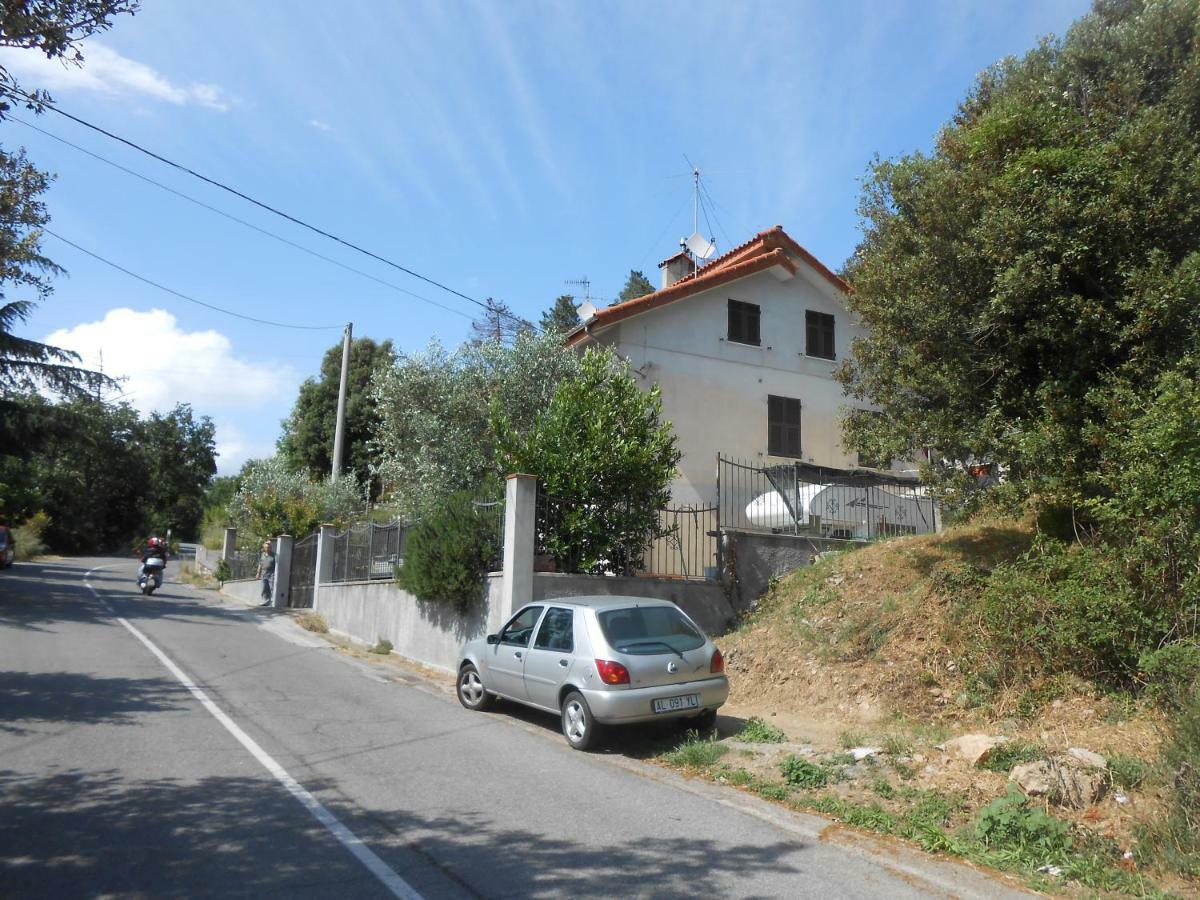 La Mansardina Apartment Vezzi Portio Екстериор снимка